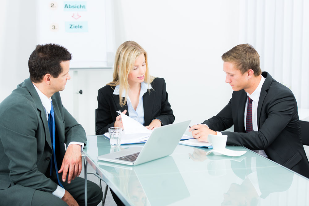 <b>創業早報|“復興號”運營滿月 照片將自動生成卡通頭像</b>