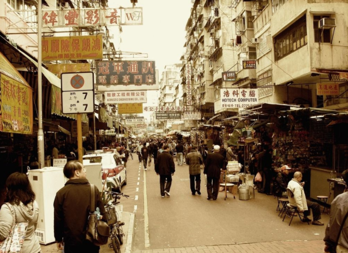反觀香港市場：竟發現一些微妙東西！