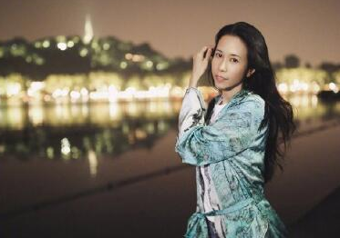 莫文蔚夜游西湖