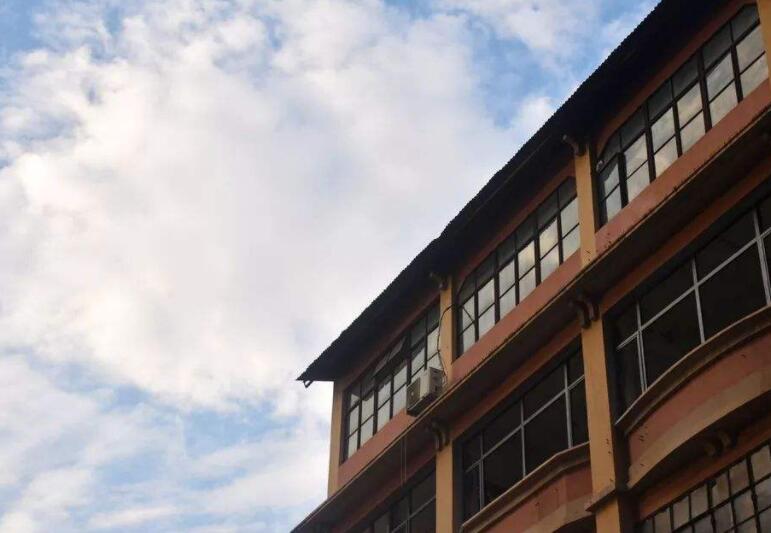 王石“惹怒”年輕人：富人傲慢與窮人辛酸