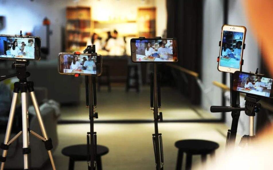 CEO“被迫”直播帶貨各行如何突圍？