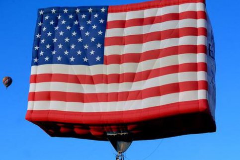 程實：美國經濟直面“灰犀?！?/></div>
						</a>
					<div   id="zey9gvf"   class="news-txt" >
								<h4><a href="/html/mingjia/redian/20170802/69703.html" title="程實：美國經濟直面“灰犀?！? target="_blank">程實：美國經濟直面“灰犀牛”</a></h4>
						<p>財經365訊近憂 易消，但遠方“灰犀?！辈蝗葺p視。基于以上分析，憂慮的此起彼伏將是今年美國經濟復蘇的常態。 美國經濟直面“灰犀牛” “一泊沙來一泊去，一重浪滅一重生?！苯?/p>
								<div   id="5oycrhe"   class="label_tag">
									<a target=