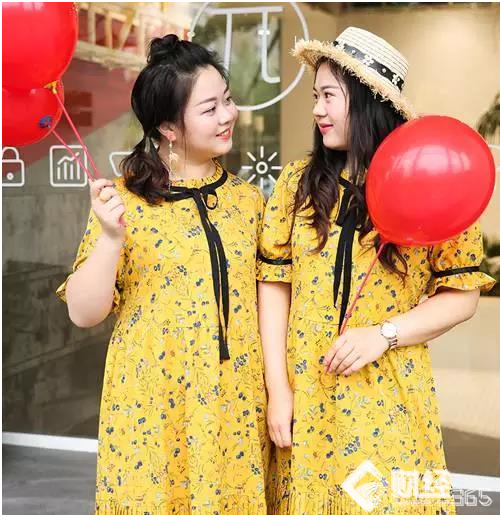 你在看，她在賺 試試衣服，拍拍照 月入萬元尋常事！