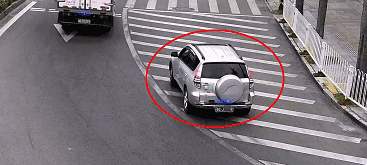 正常右轉卻被扣3分？導流線壓不得！